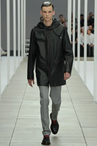 Look 12